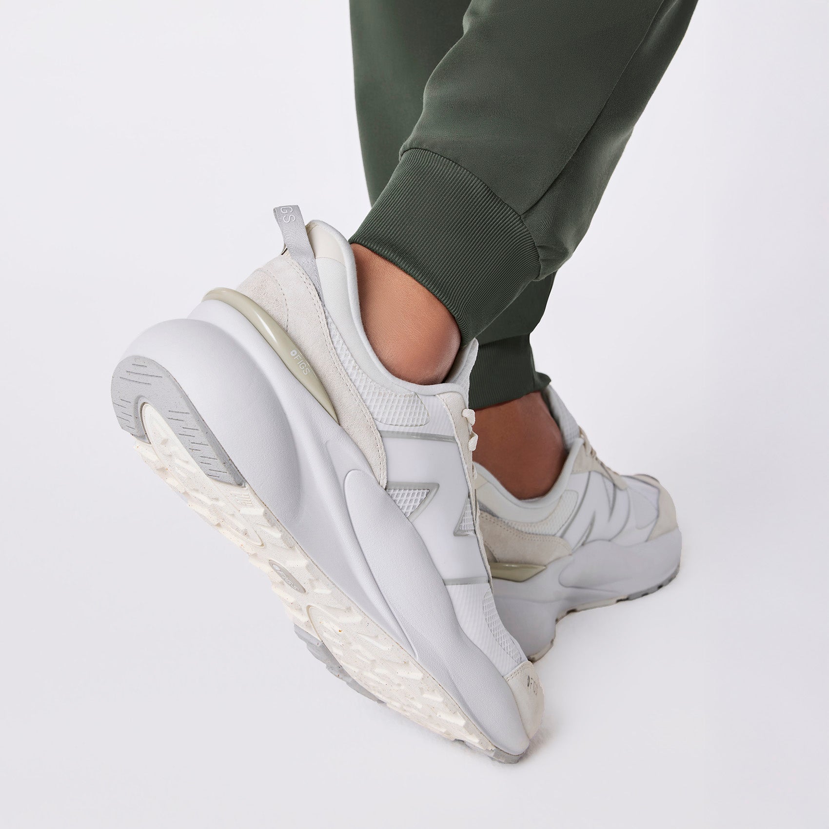 FIGS | New Balance 3447 - Cream/Grey
