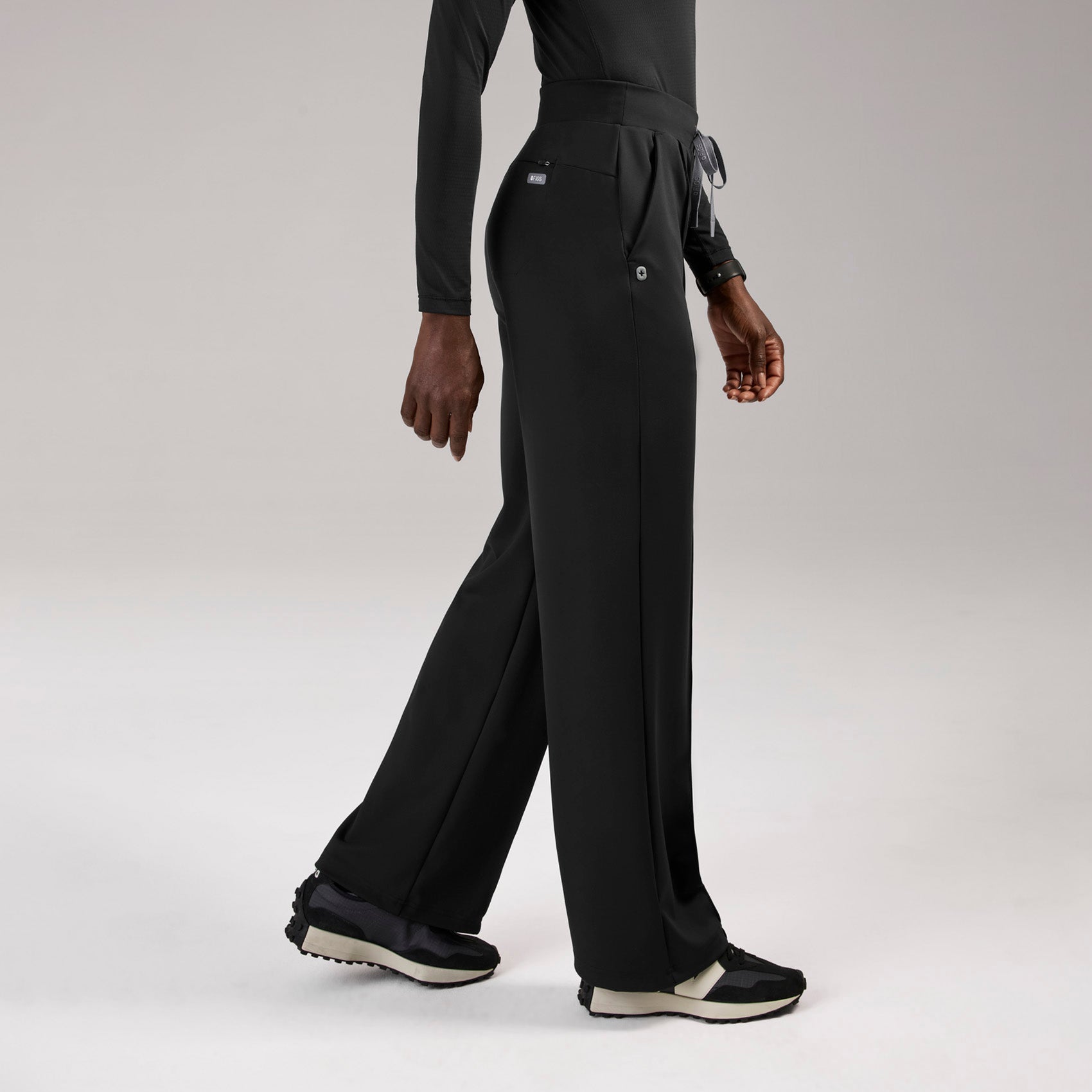 Piedra High-Rise Straight-Leg Scrub Pant - Black