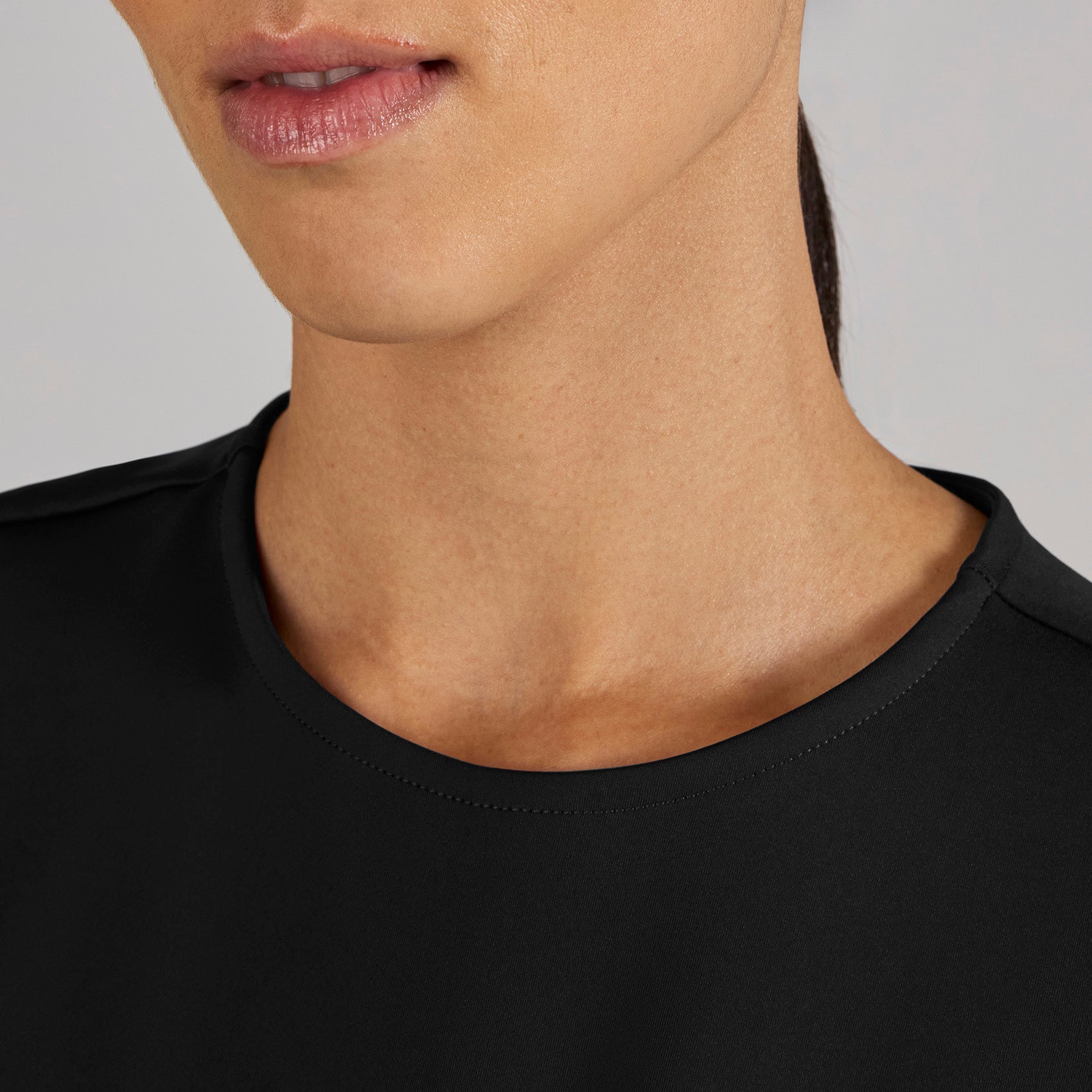 Alma Slim Crewneck Tunic Scrub Top - Black