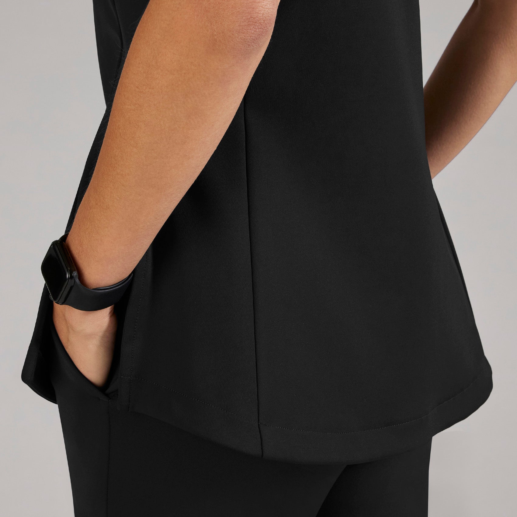 Alma Slim Crewneck Tunic Scrub Top - Black
