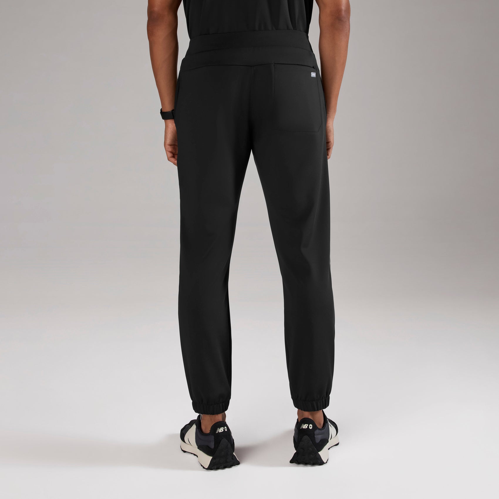 Forster Slim Jogger Scrub Pant - Black
