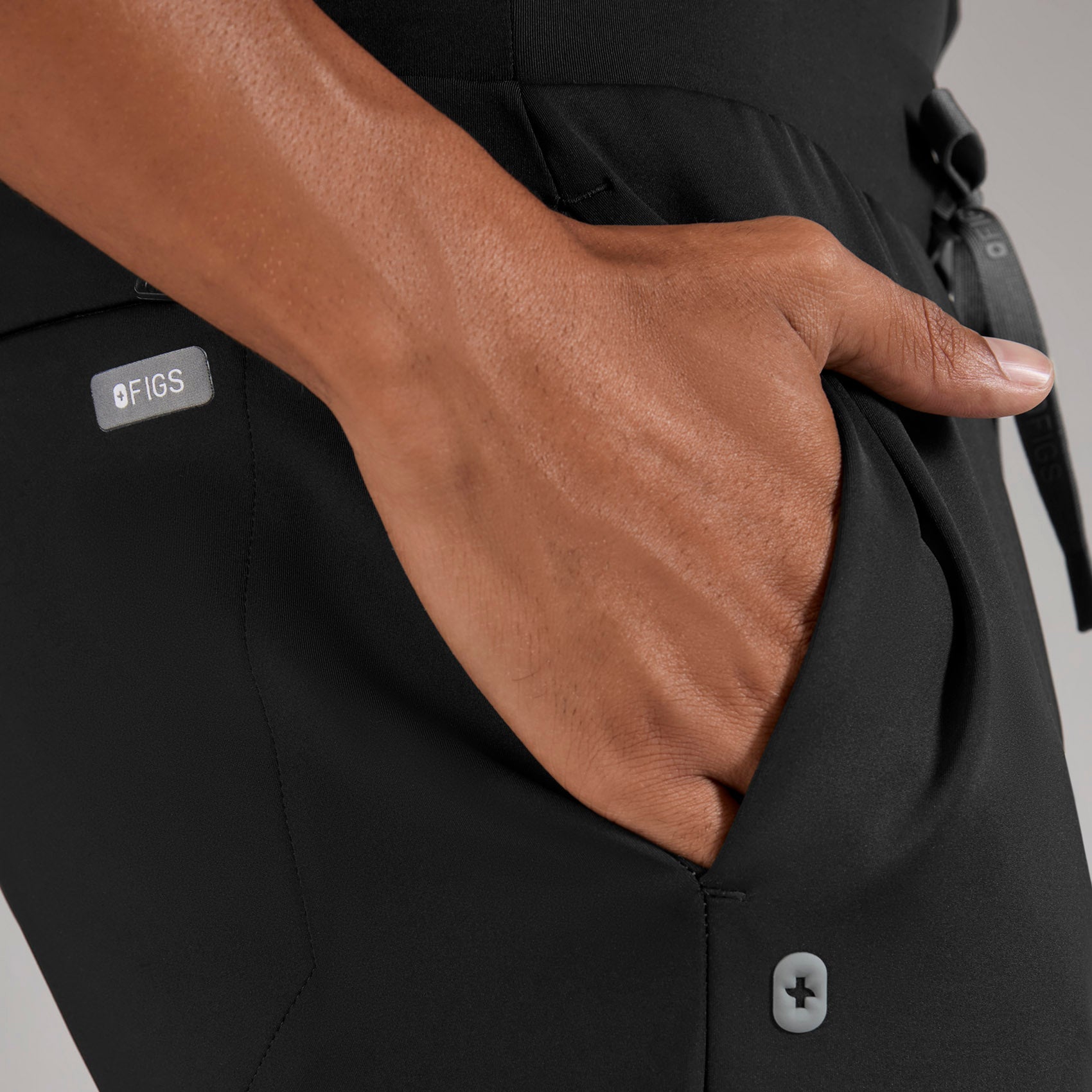 Forster Slim Jogger Scrub Pant - Black