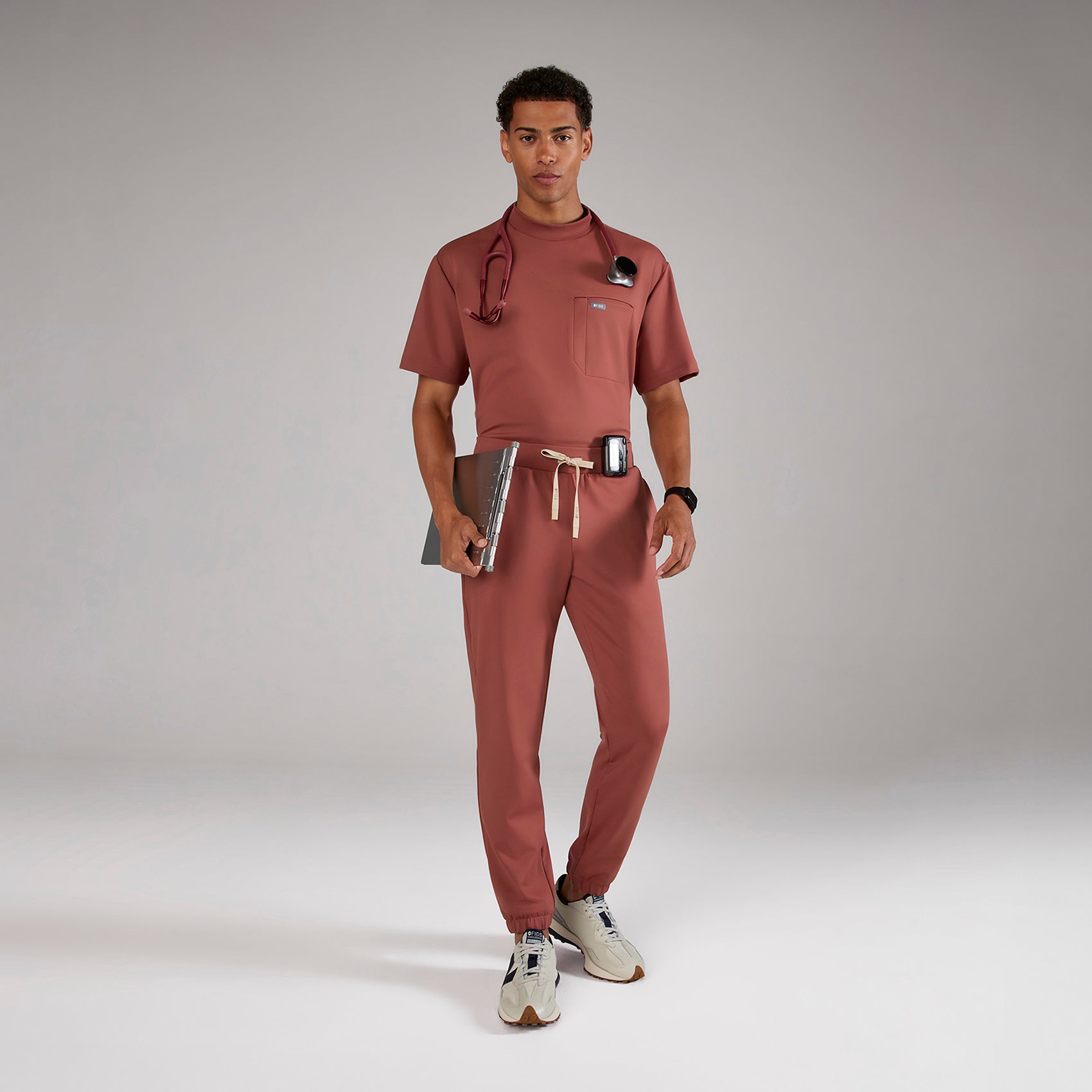 Forster Slim Jogger Scrub Pant - Rosewood