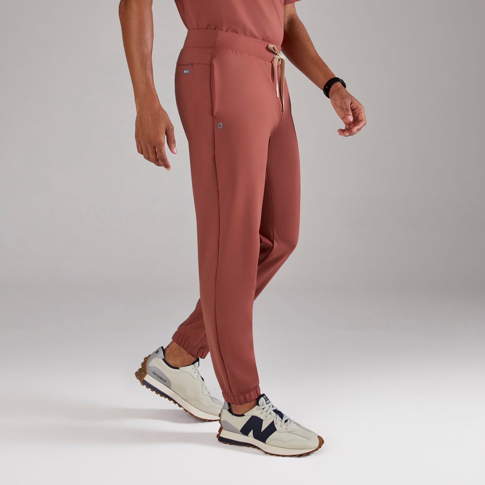 Forster Slim Jogger Scrub Pant - Rosewood