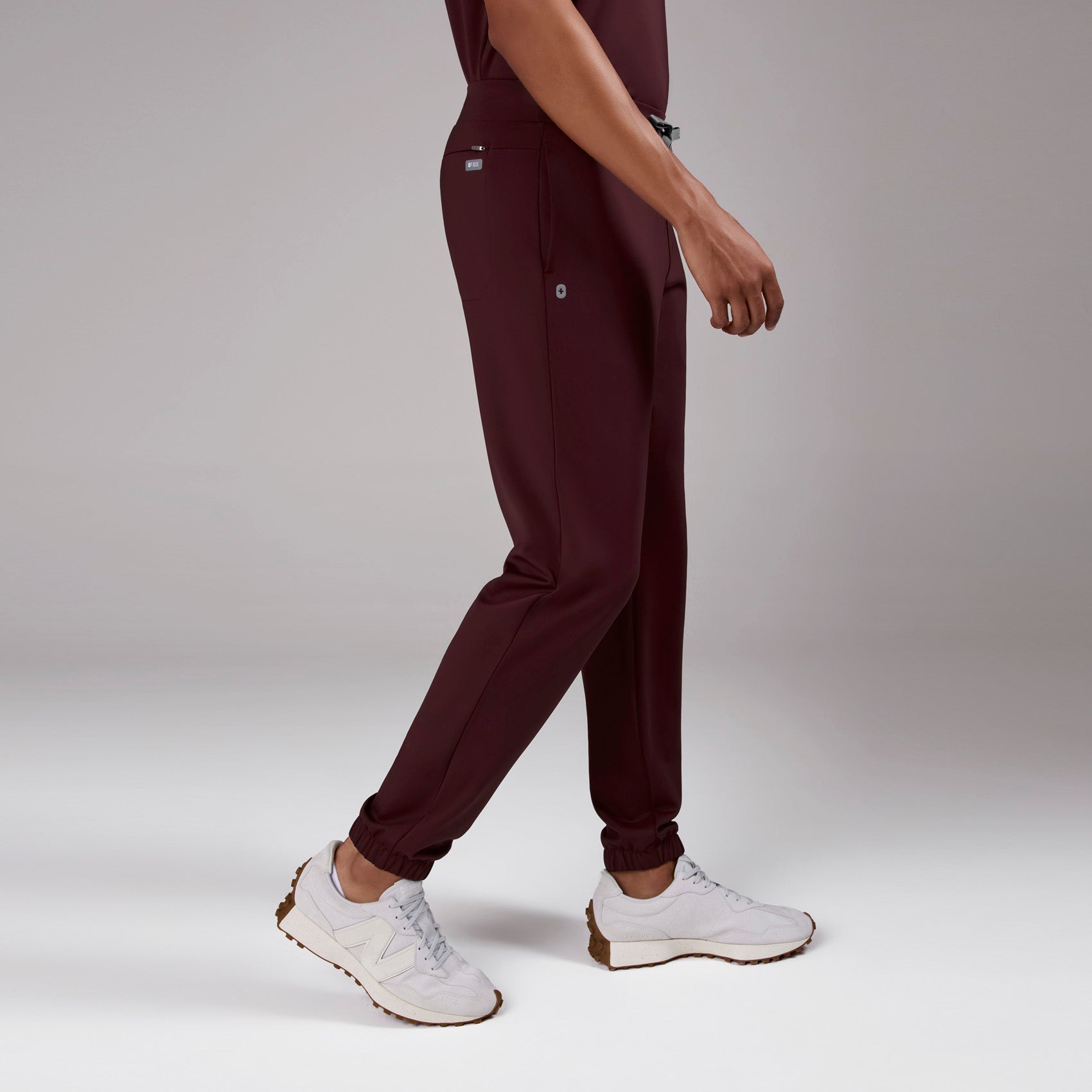 Forster Slim Jogger Scrub Pant - Burgundy