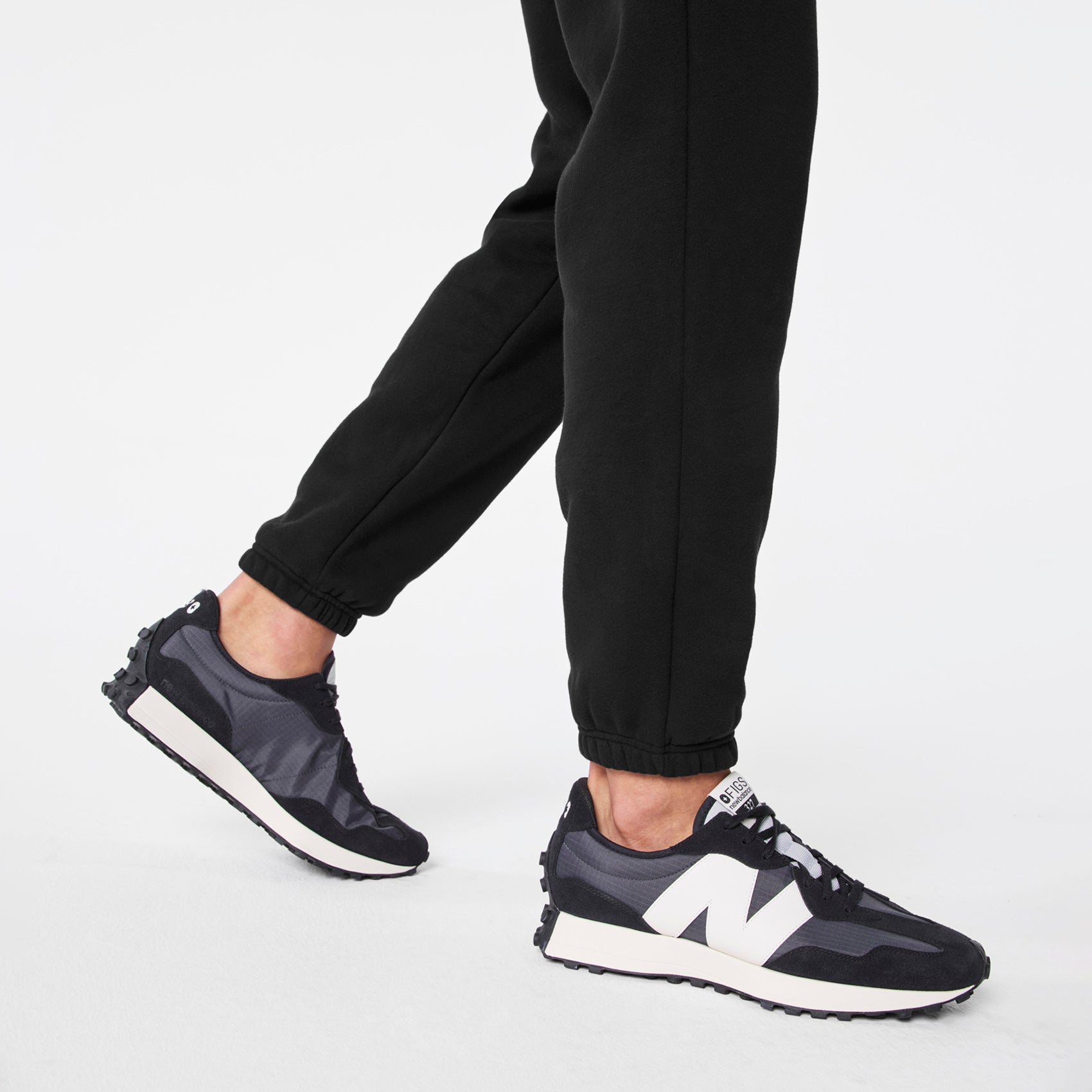 Off-Shift Relaxed Jogger Sweatpants™ - Black
