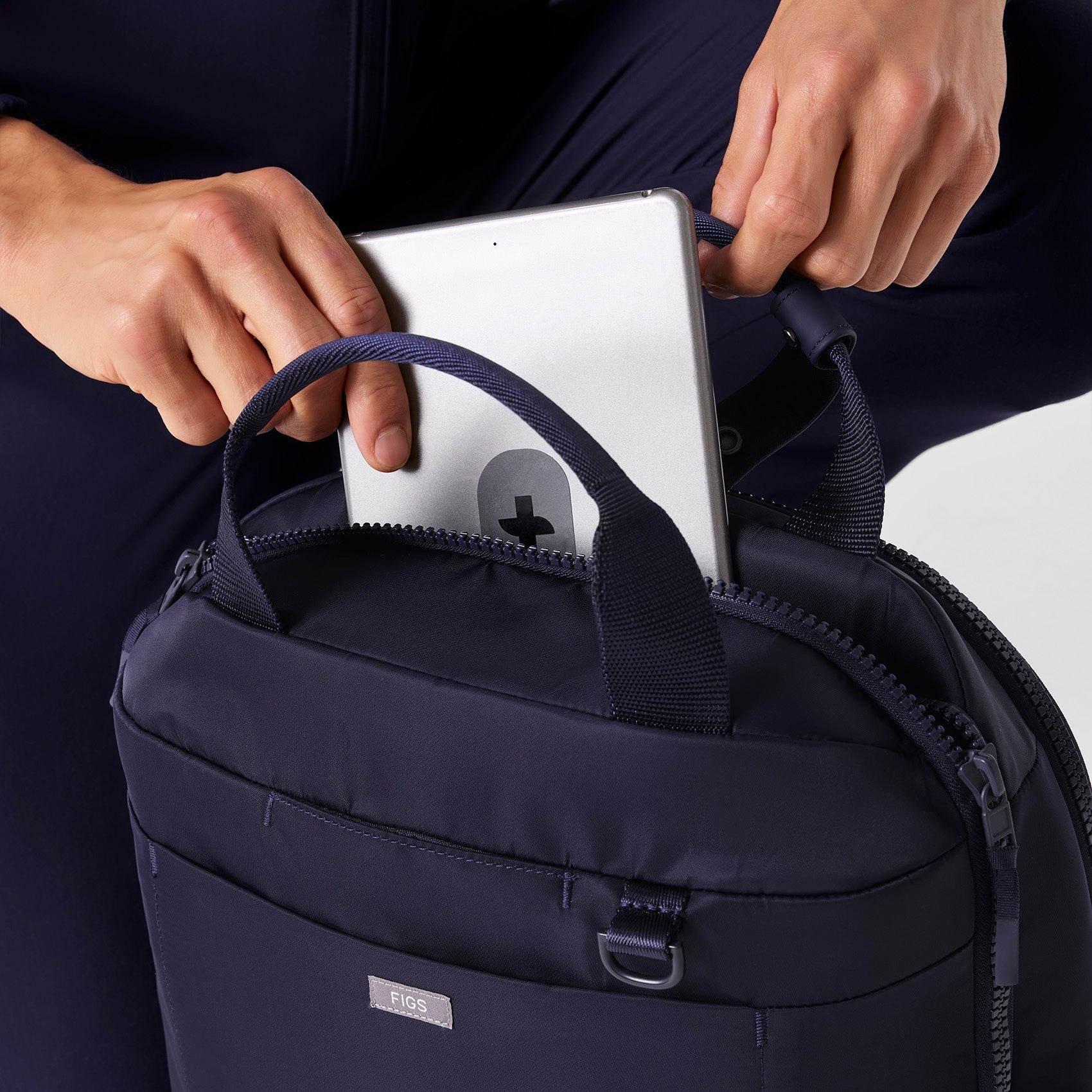  The Shift Backpack - Navy