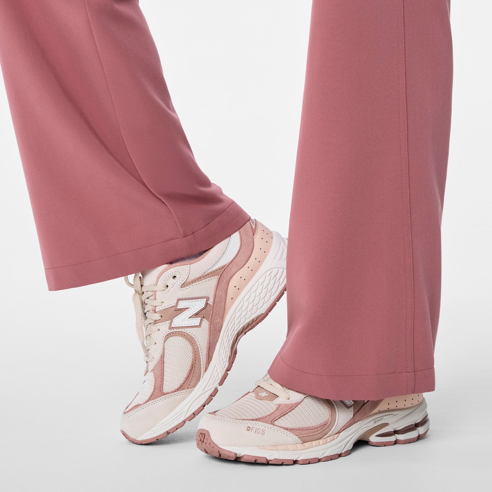 FIGS | New Balance 2002R - Cool Clay