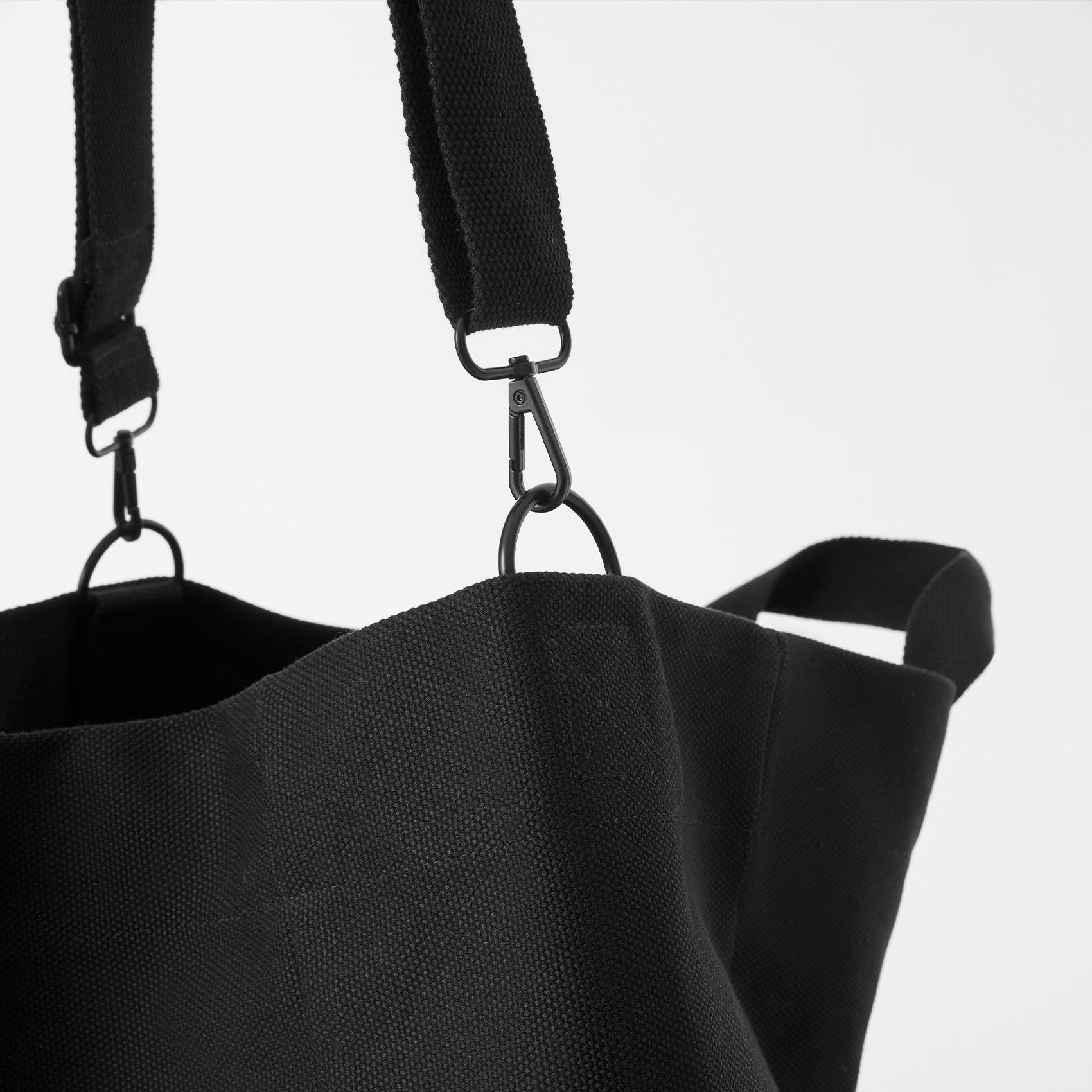 A Very Large Needle Detachable Strap Tote - Black