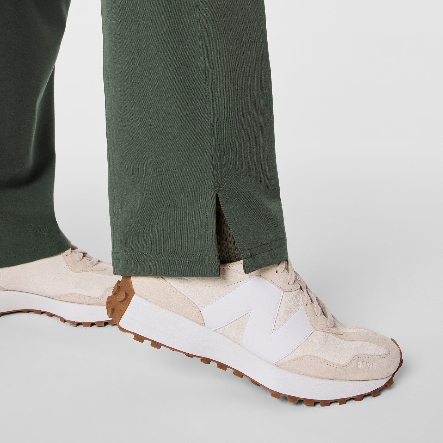 Kade High-Rise Straight-Leg Scrub Pant™ - Moss