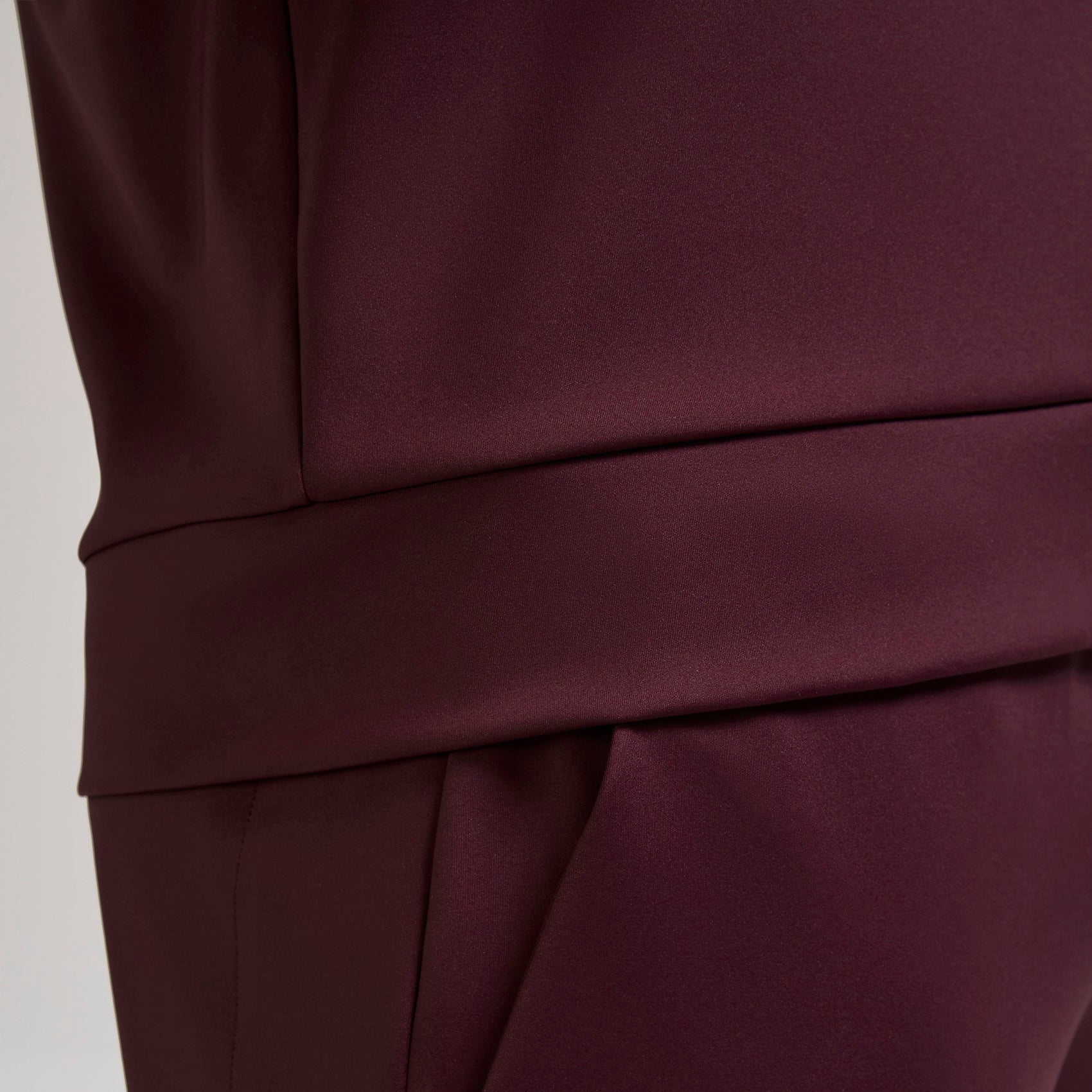 Destin Relaxed Long-Sleeve Scrub Top - Burgundy