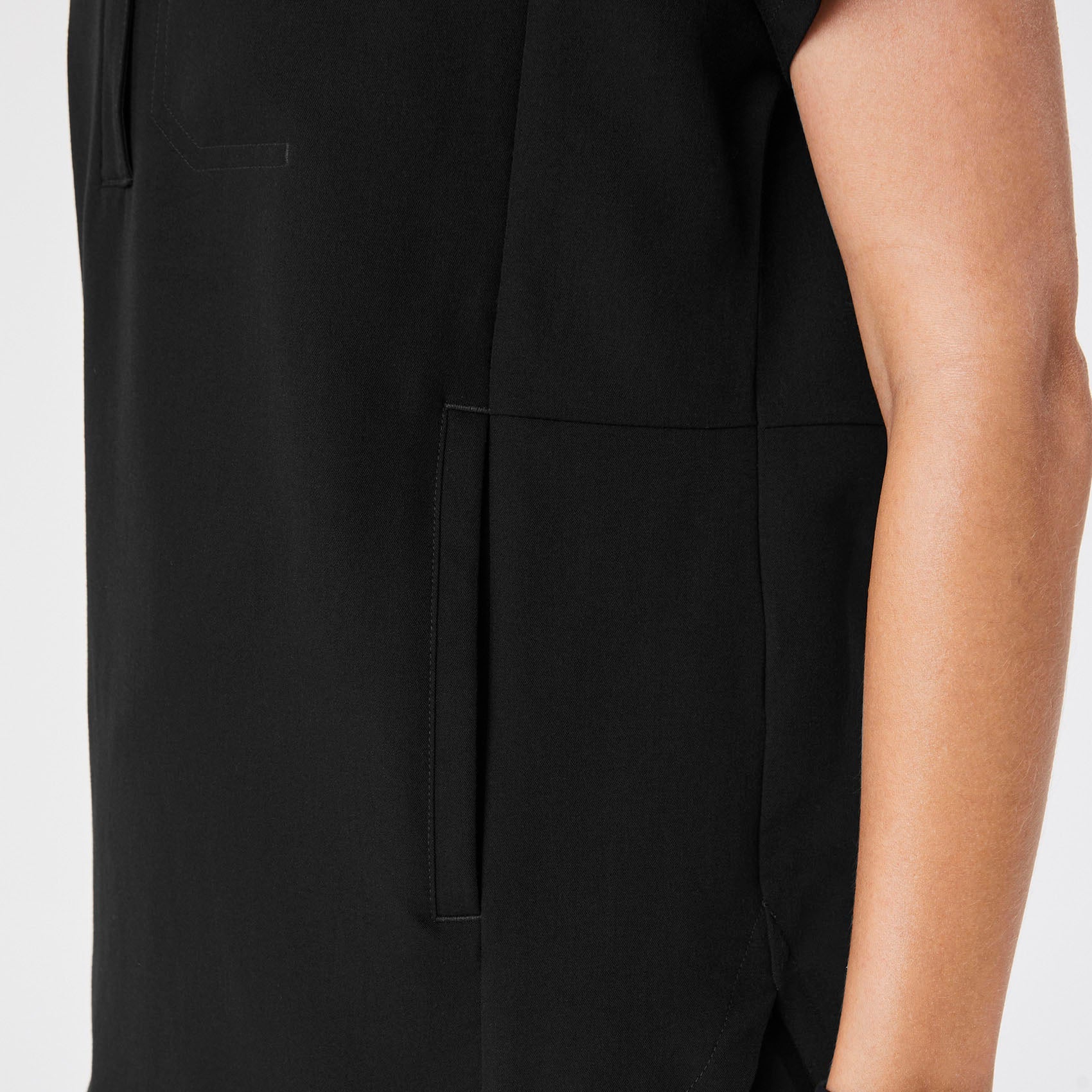 Montex Relaxed Scrub Top - Black