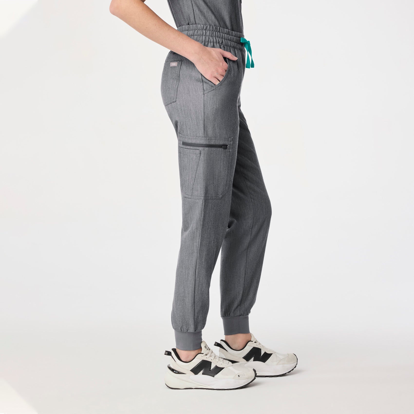 Uman High-Rise Jogger Scrub Pant - Graphite